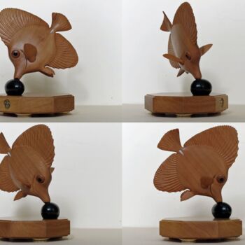 Скульптура под названием "Zebrasoma fish" - Victor Utcin, Подлинное произведение искусства, Дерево