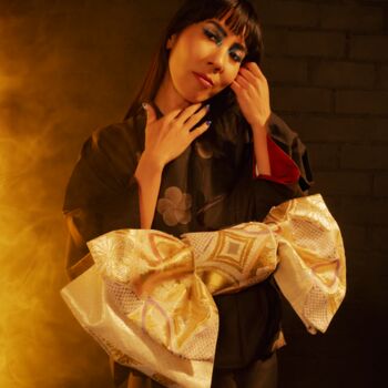 Fotografía titulada "Kimono y Obi" por Víctor Vives, Obra de arte original, Fotografía digital