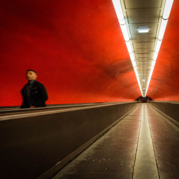 Fotografía titulada "Couloir de métro 20" por Victor García, Obra de arte original
