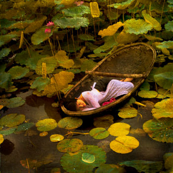 Photographie intitulée "The Golden Lotus" par Viet Ha Tran, Œuvre d'art originale, Photographie numérique