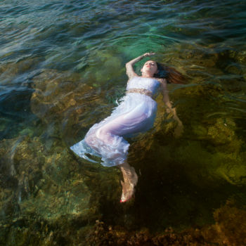 Фотография под названием "Mermaid in Ibiza VI" - Viet Ha Tran, Подлинное произведение искусства, Цифровая фотография