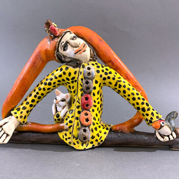 Sculpture intitulée "Harlequin with Frie…" par Viktor Zuk, Œuvre d'art originale, Céramique