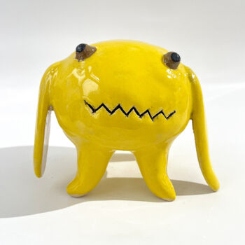 Sculpture intitulée "Funny Yellow" par Viktor Zuk, Œuvre d'art originale, Céramique