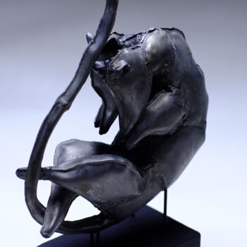 Sculpture intitulée "The embryo of a two…" par Vilgeniy Melnikov, Œuvre d'art originale, Métaux