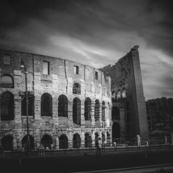 Photography titled "Colosseum" by Vincenzo Lana, Original Artwork, Digital Photography Mounted on Wood Panel