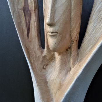 Skulptur mit dem Titel "Angel 3" von Virgilijus Vaiciunas, Original-Kunstwerk, Holz Auf Holzplatte montiert