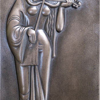 Sculptuur getiteld ""VIOLIN PLAYER."" door Vitaly Moiseev, Origineel Kunstwerk, Bronzen Gemonteerd op Andere stijve panelen