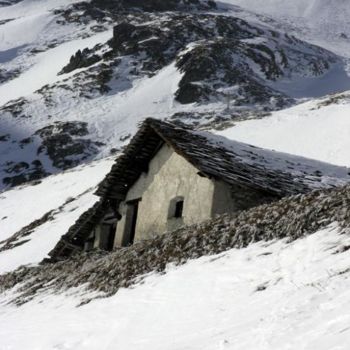 Photography titled "Alpine Hut" by Vlad, Original Artwork