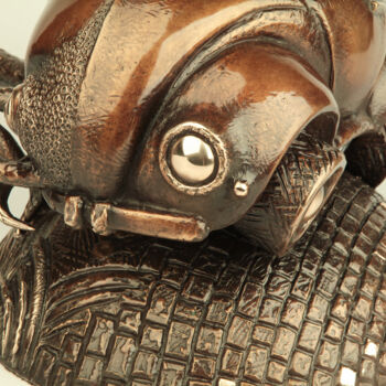 Sculpture intitulée "Beetle-beetle" par Volodymyr Mykytenko, Œuvre d'art originale, Bronze
