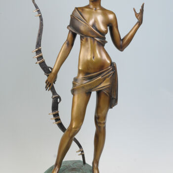 Sculpture titled "Huntress" by Volodymyr Mykytenko, Original Artwork, Bronze