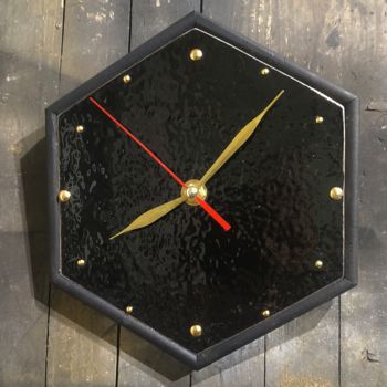 「enamel hexagon wall…」というタイトルのコラージュ Vsevolod Chevalkovによって, オリジナルのアートワーク, エナメル ウッドストレッチャーフレームにマウント