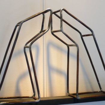 Sculpture intitulée "approche prudente…" par Wolf Thiele, Œuvre d'art originale, Fil de fer