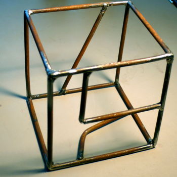 Sculpture titled "Le cube miraculeux" by Wolf Thiele, Original Artwork, Metals