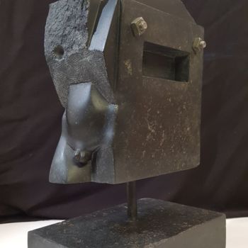 Skulptur mit dem Titel "Naked Ned (Kelly)" von Wojciech Pietranik, Original-Kunstwerk, Stein