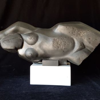 Sculpture titled "Elle" by Wojciech Pietranik, Original Artwork, Stone