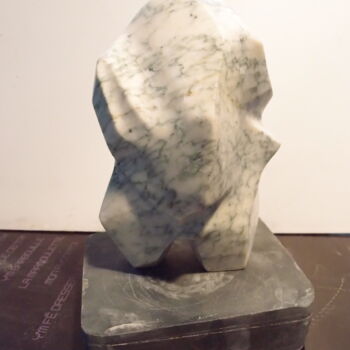 Sculpture titled "Coeur-oiseau9" by Xavier Malbreil, Original Artwork, Stone