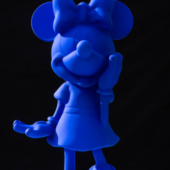 Sculpture titled "Minnie Blue Mat" by Xavier Wttrwulghe, Original Artwork, Resin
