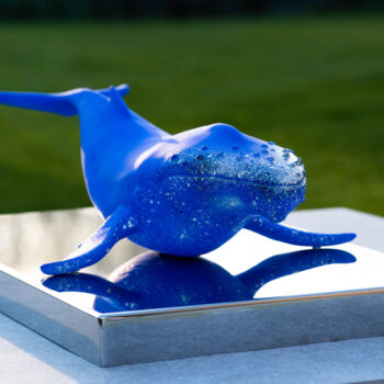雕塑 标题为“La baleine Bleue” 由Xavier Wttrwulghe, 原创艺术品, 树脂