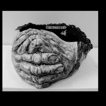 Escultura intitulada "the-hands-timturkes…" por Timi, Obras de arte originais