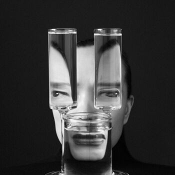 Fotografia intitulada "Distortion #1" por Xidong Luo, Obras de arte originais, Fotografia Não Manipulada