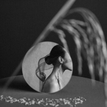 Fotografia intitulada "The Lunar Allure #3" por Xidong Luo, Obras de arte originais, Fotografia digital