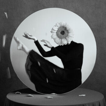 Photography titled "Dancing in the Sun'…" by Xidong Luo, Original Artwork, Digital Photography