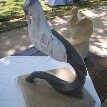 Sculptuur getiteld "Reine cigogne" door Yannick Li-Ah-Kane, Origineel Kunstwerk, Steen