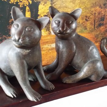 Sculpture titled "cat-made-with-bronz…" by Yanshen Galerie, Original Artwork
