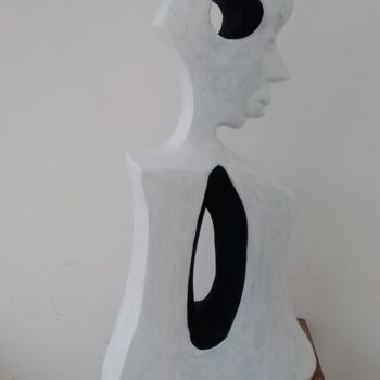 Sculpture titled "Sans titre" by Yao Nda Olivier Meh, Original Artwork, Plaster