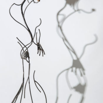 Sculpture intitulée "The Lady" par Yez, Œuvre d'art originale, Métaux