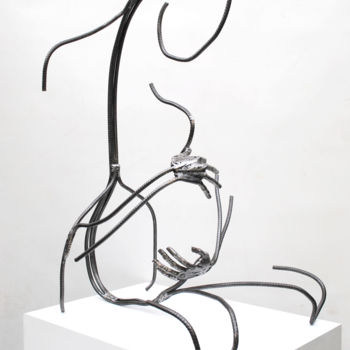 Escultura titulada "L'enceinte" por Yez, Obra de arte original, Metales