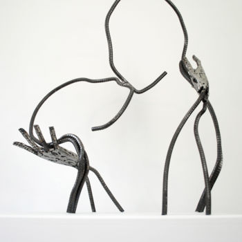 Sculpture titled "Embrasse moi" by Yez, Original Artwork, Metals