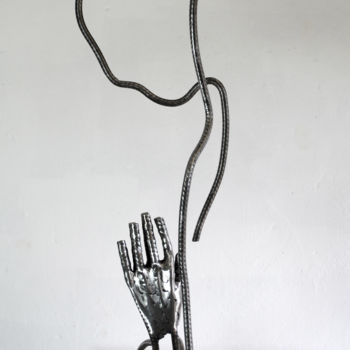 Sculpture intitulée "Madone" par Yez, Œuvre d'art originale, Métaux