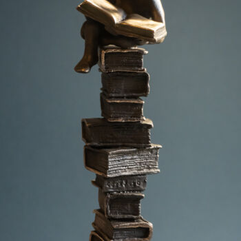 Skulptur mit dem Titel ""Bookworm XI"" von Yuriy Kraft, Original-Kunstwerk, Bronze