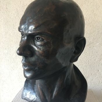 Skulptur mit dem Titel "Buste Yul Brynner" von Yves Djermag, Original-Kunstwerk, Harz
