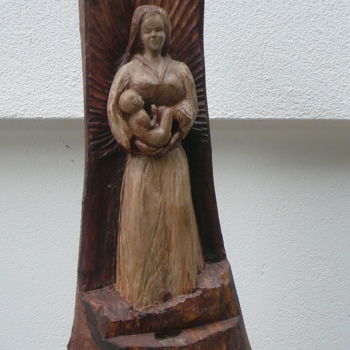 Скульптура под названием "Vierge-à-l'enfant.j…" - Yves Le Mauff, Подлинное произведение искусства, Дерево