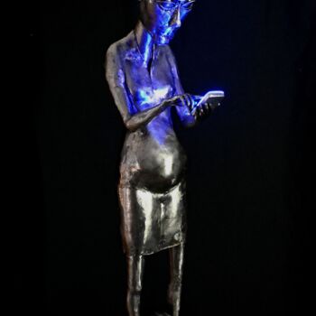 「Andromeda」というタイトルの彫刻 Evgen Zaborovskyによって, オリジナルのアートワーク, 金属