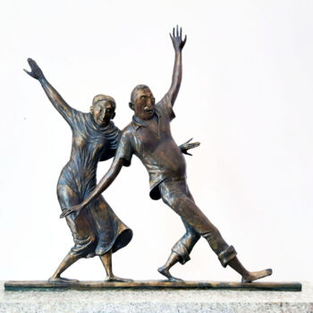 Scultura intitolato "We do not grow old" da Zakir, Opera d'arte originale, Bronzo