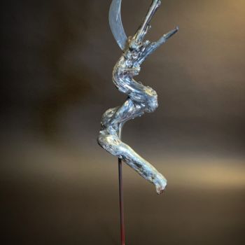 Sculptuur getiteld "Monster" door Zenzivi Nora Yahiaoui, Origineel Kunstwerk, Hout
