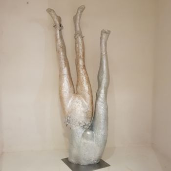 Sculpture titled "Le numéro siamois" by Zenzivi Nora Yahiaoui, Original Artwork, Resin