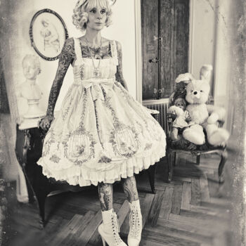 Photography titled "Alice 2" by Zone 17 Fermet & Faton, Original Artwork, Digital Photography