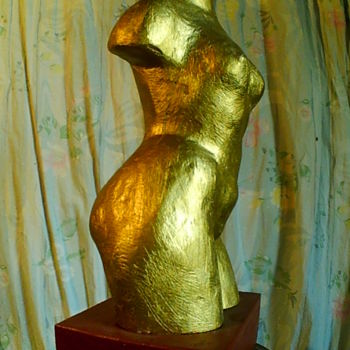 Sculpture titled "Golden girl (a)" by Zygomalas, Original Artwork, Metals