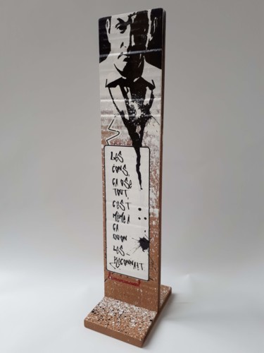 Skulptur mit dem Titel "Totem / Tontons fli…" von 2mé / Blondeau, Original-Kunstwerk