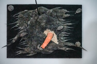Γλυπτική με τίτλο "Feeding on the dead" από Vlad Iordache (33 Thirsty Tree), Αυθεντικά έργα τέχνης, Ξύλο