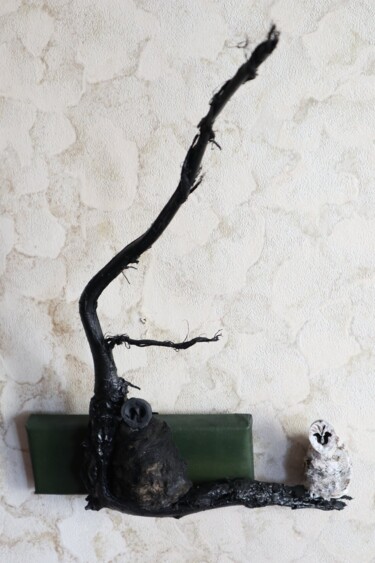 Skulptur mit dem Titel "Equil!briuM" von Vlad Iordache (33 Thirsty Tree), Original-Kunstwerk, Holz