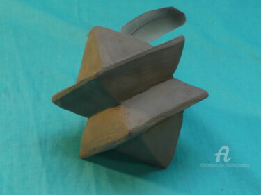 Sculpture titled "Projet pyramidal /…" by Mr Foe'Z, Original Artwork, Clay