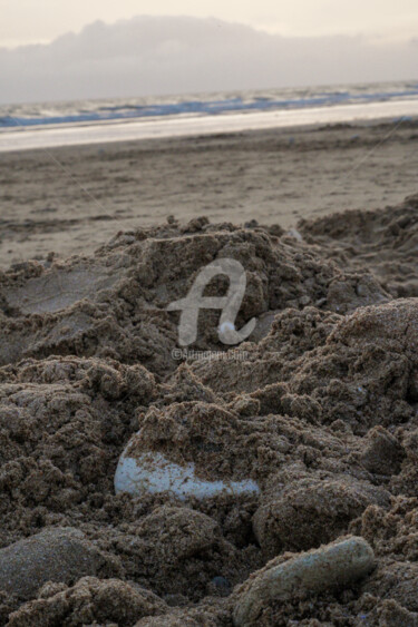 Photographie intitulée "sable et mer" par A.T Photographie, Œuvre d'art originale, Photographie numérique