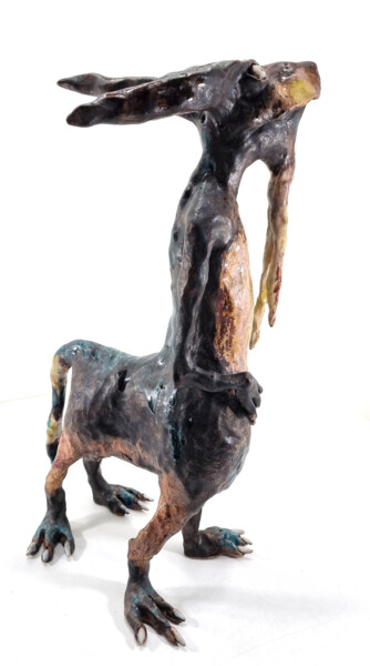 Скульптура под названием "CENTAUR I" - Aare Freimann, Подлинное произведение искусства, Керамика
