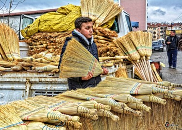 Photography titled "Boy selling broom" by Askin Ayrancioglu, Original Artwork, Digital Photography