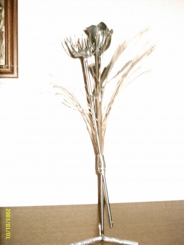 Sculpture intitulée "couverts de fleurs" par Pi Casso, Œuvre d'art originale